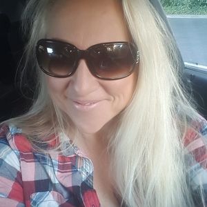 Meet your Posher, Becky